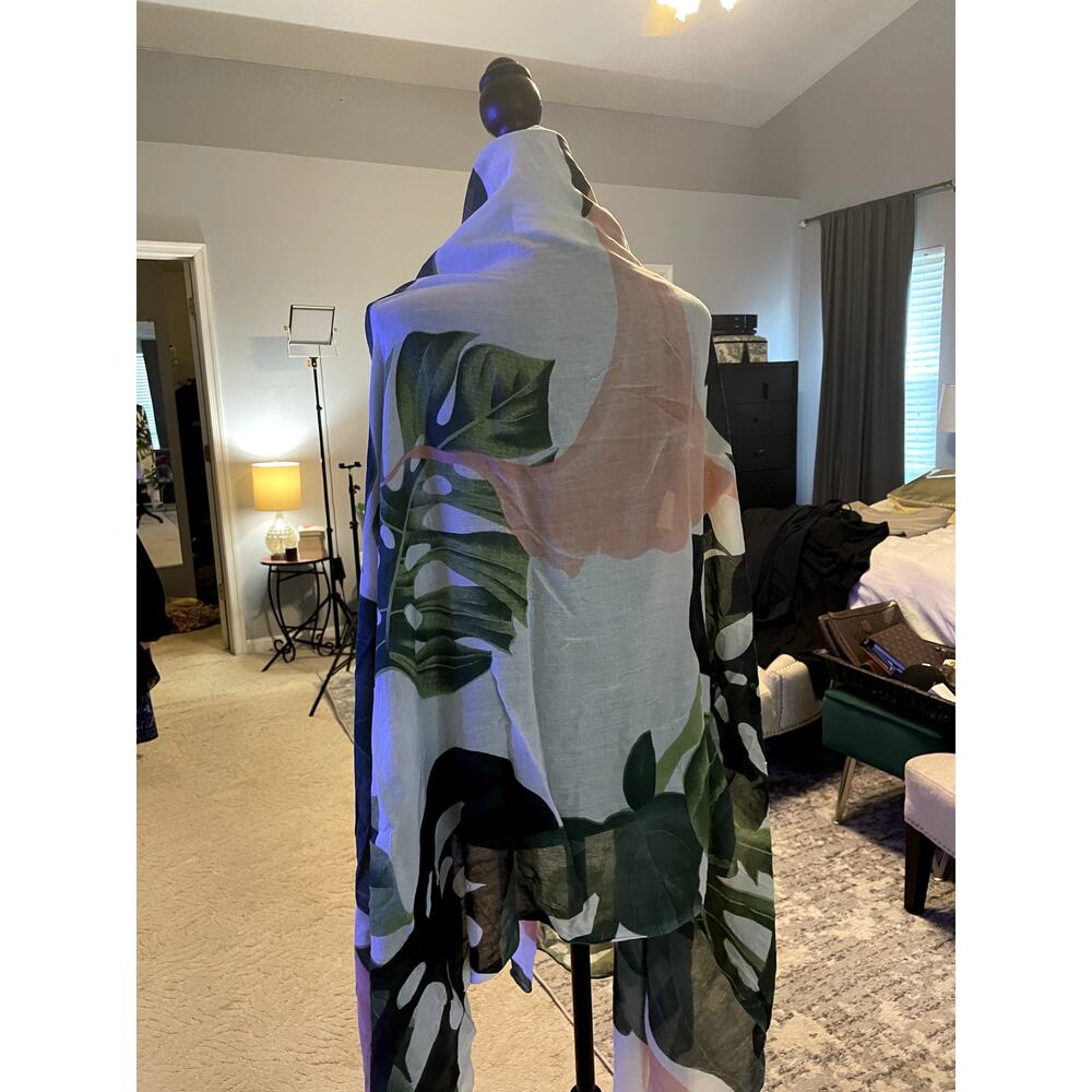 Virginia Wolf NYC Oversized Monstera Botanical Ruana Wrap Green Blush One Size - Picture 3 of 5